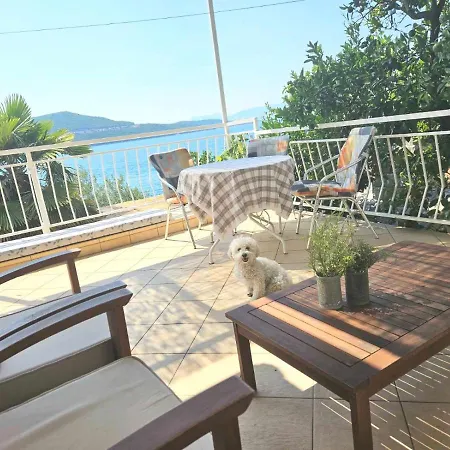 Feriehus Orange Tree Mediterranean Beachfront House