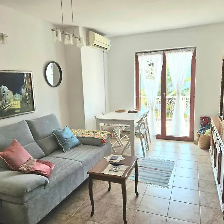 Сasa de vacaciones Orange Tree Mediterranean Beachfront House Neum