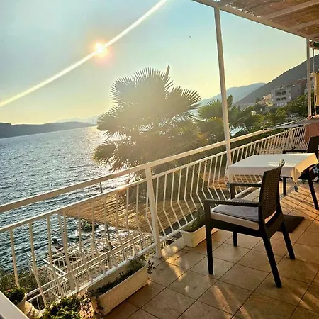Orange Tree Mediterranean Beachfront House * Neum